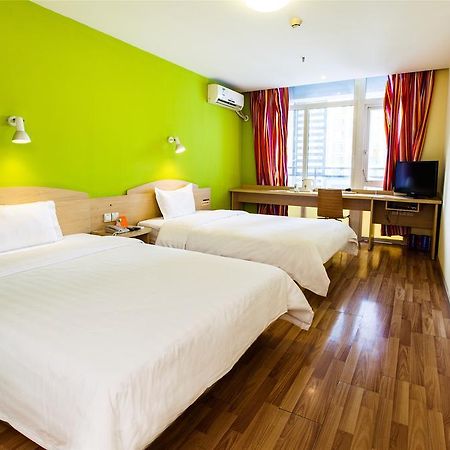 7Days Inn Zhuhai North Railway Station Jinding Экстерьер фото