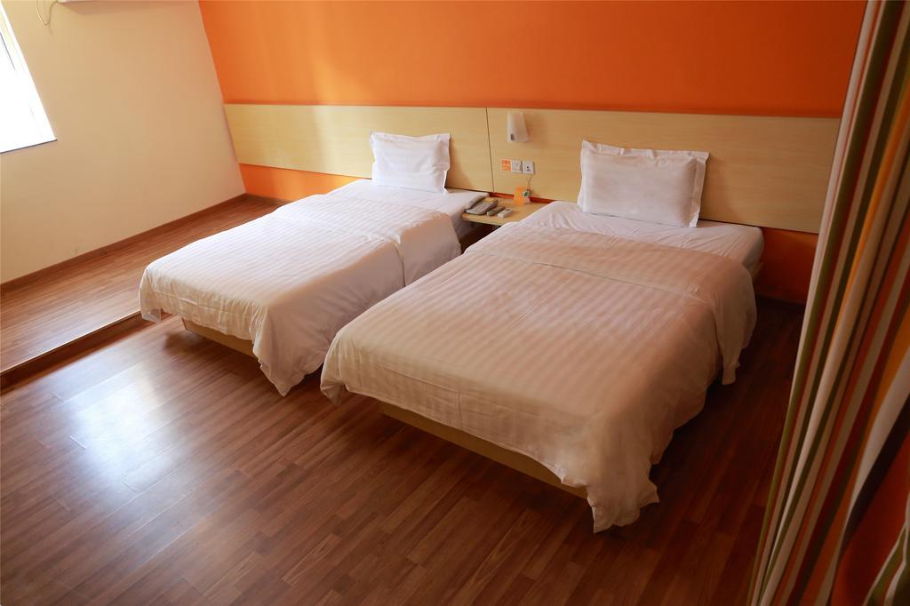 7Days Inn Zhuhai North Railway Station Jinding Экстерьер фото