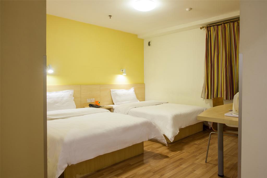 7Days Inn Zhuhai North Railway Station Jinding Экстерьер фото